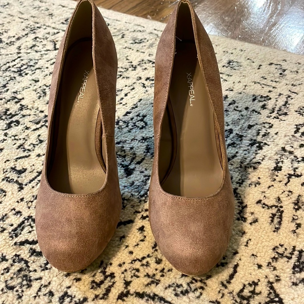 Suede nude/beige heels Womens 8.5